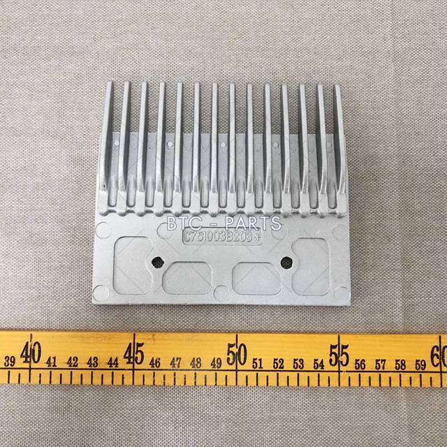 Escalator Comb Plate C751003B203, Aluminum L127mm W115mm Hole Space 64mm 14Teeth Center Left Right Use For Mitsubishi