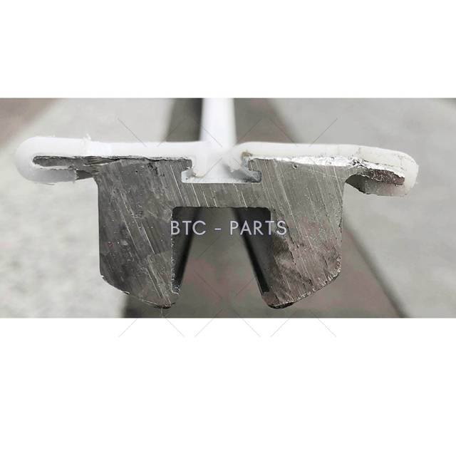 Escalator Handrail Guide Rail DAA402NVB1 Use For Otis