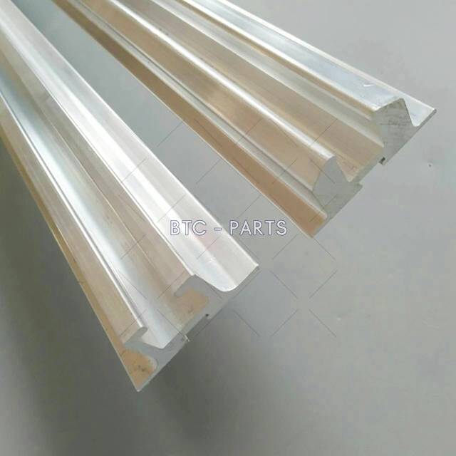 Escalator Handrail Guide DAA402NVC5 Use For Otis
