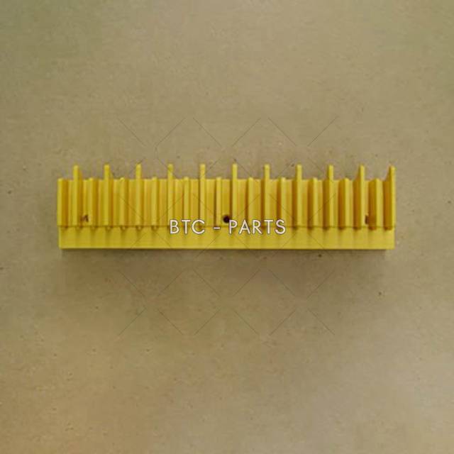 Escalator Step Demarcation KM5212341H01, Strip Color:Yellow Size:197x47mm Teeth:22T Right Use For Kone